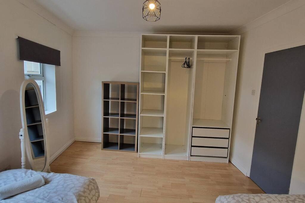 2 Bedroom Flat In Zone 2 Lnd London Exterior photo